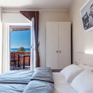 Cristina Hotel